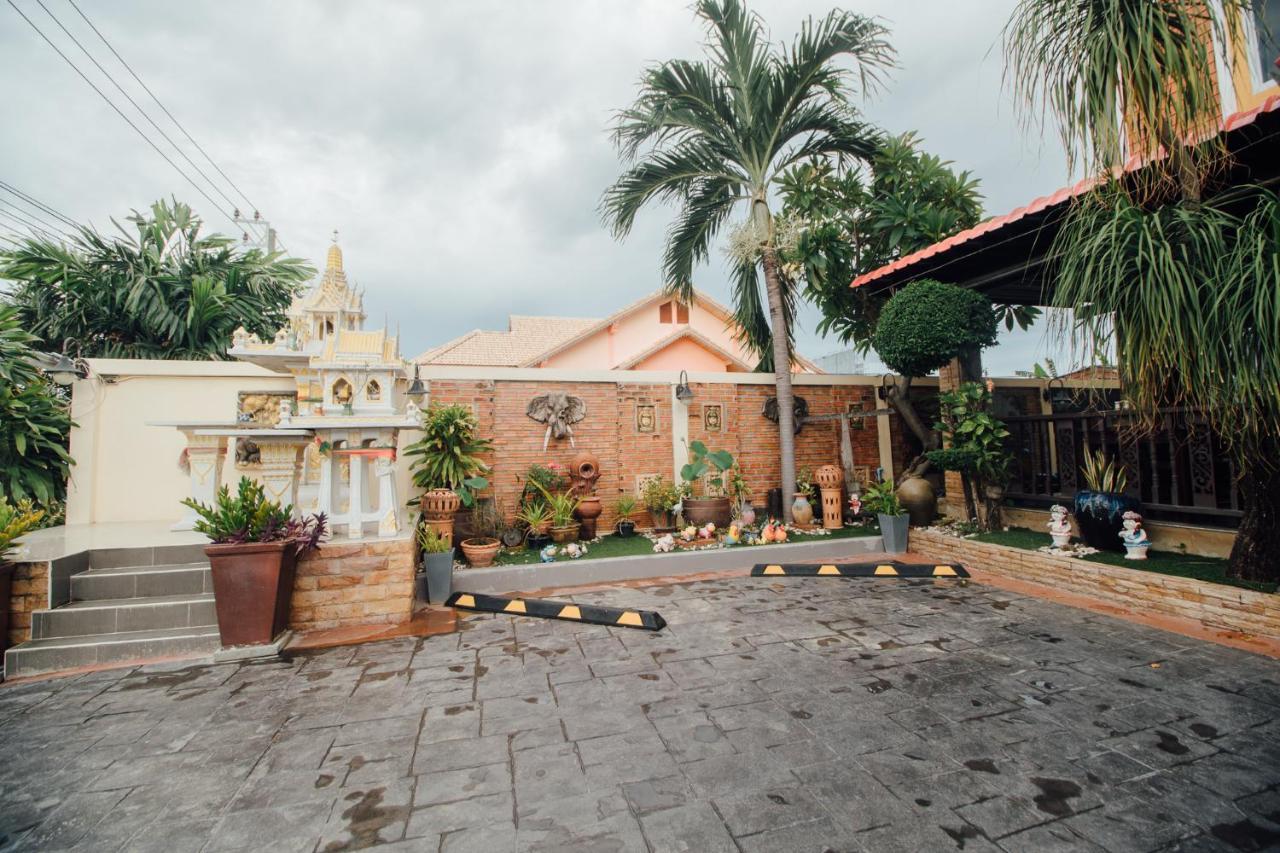Iyara Hua Hin Lodge Экстерьер фото